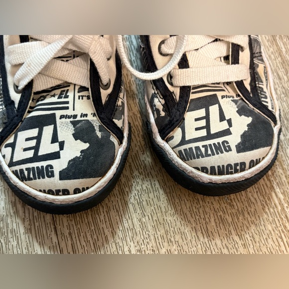 DIESEL KIDS NEWSPAPER PRINT HIGHTOP SNEAKERS SIZE 12.5 - Picture 8 of 10